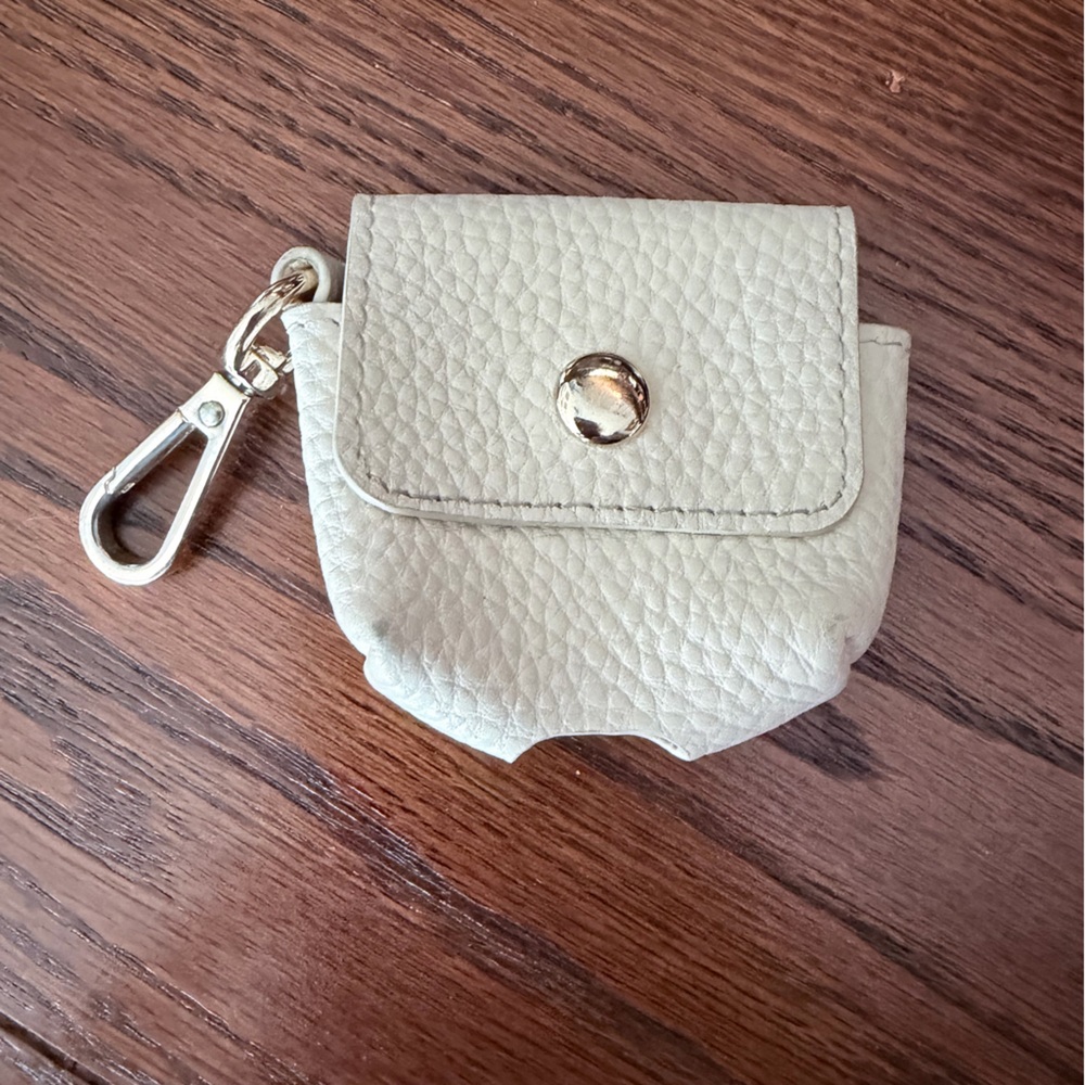 Cream Pebbled Leather Keychain Pouch Coin Purse Snap Closure Clip